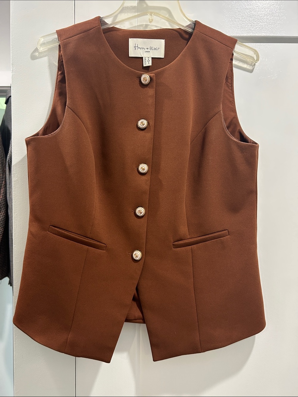 Hannah Blair Women's Brown Sleeveless Button Vest